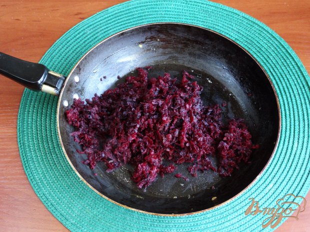 Свекольник с куриными желудочками и рисом Свекольник с куриными желудочками и рисом