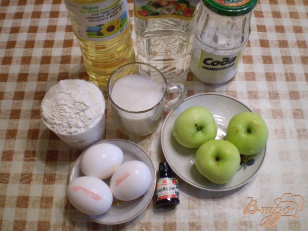Рецепт Яблочный пирог в мультиварке