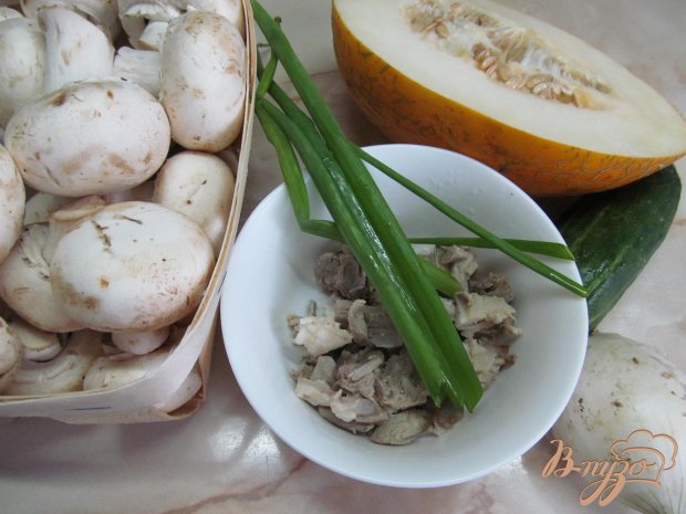 Рецепт Салат из дыни грибов и мяса