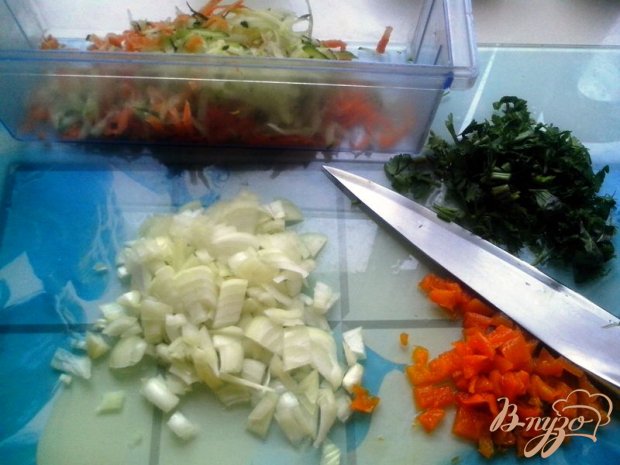Куриный рулет с омлетом и овощами Куриный рулет с омлетом и овощами