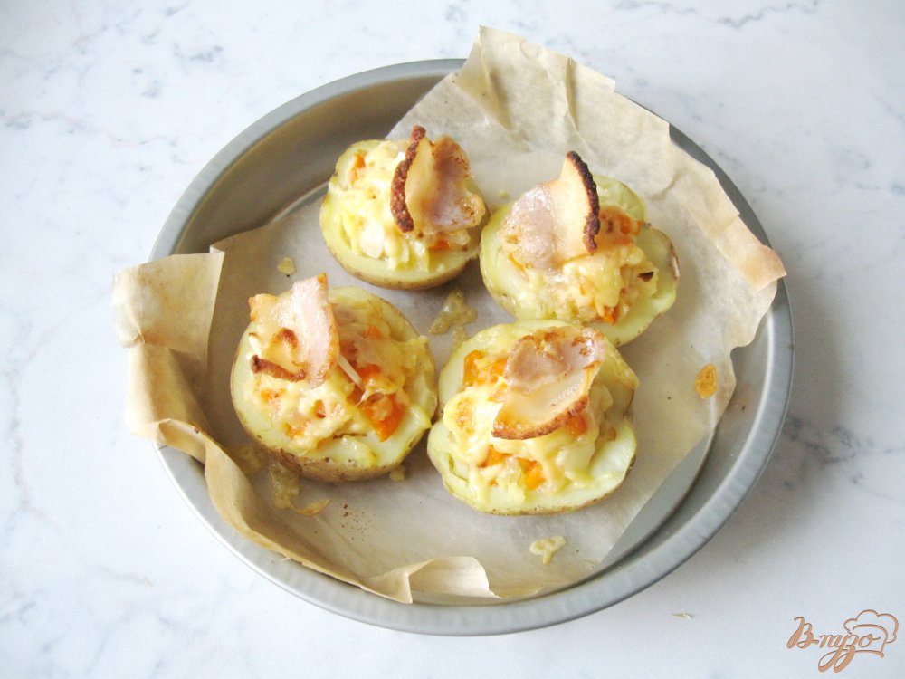Картофель фаршированный овощами и салом Картофель фаршированный овощами и салом
