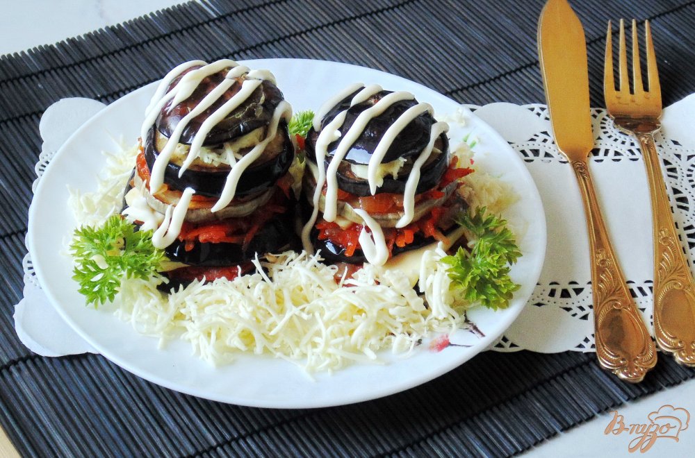 Башенки из баклажанов, сыра и моркови. Башенки из баклажанов, сыра и моркови.