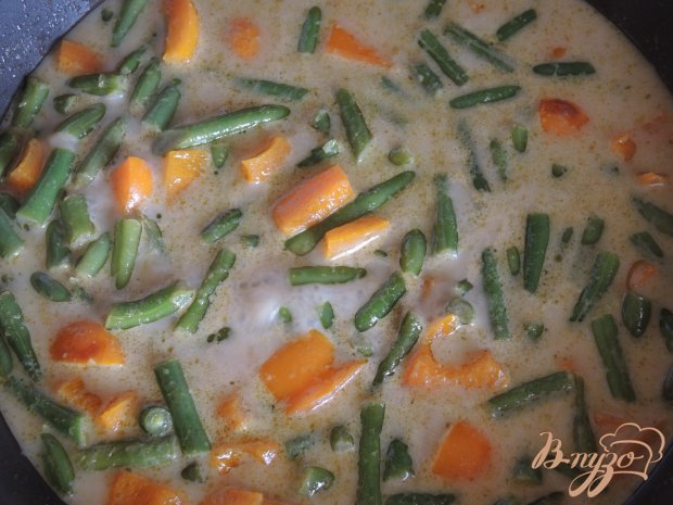 Курица с овощами и пастой карри Курица с овощами и пастой карри