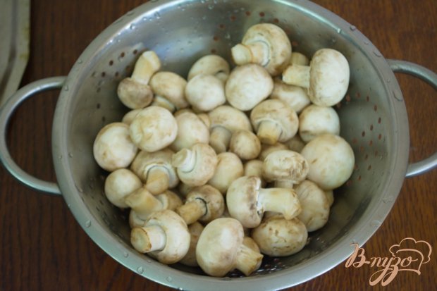Шампиньоны маринованные с морковью и луком Шампиньоны маринованные с морковью и луком