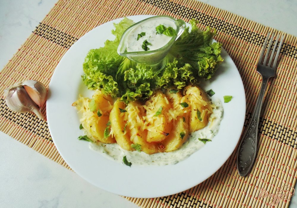 Картофель запечённый с плавленым сыром Картофель запечённый с плавленым сыром