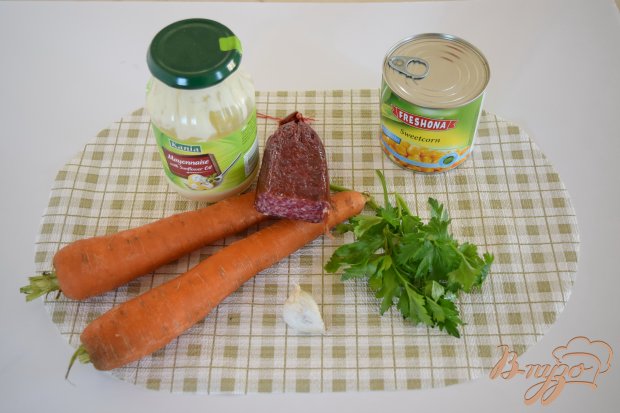 Рецепт Салат с копченой колбасой и морковью