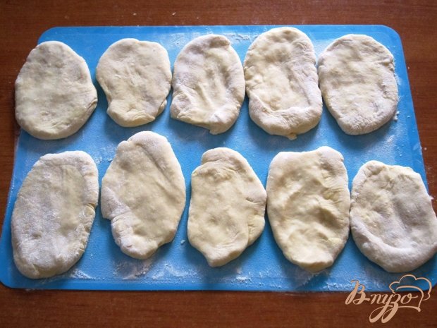 Пирожки с яйцами и зеленым луком Пирожки с яйцами и зеленым луком