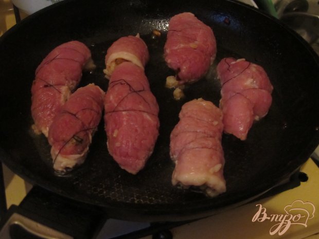 Мясные рулетики с грибами и рисом Мясные рулетики с грибами и рисом