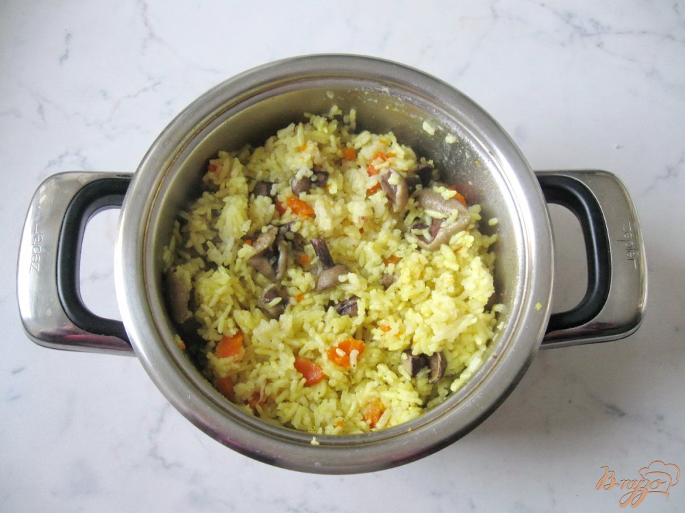 Плов с маслятами Плов с маслятами
