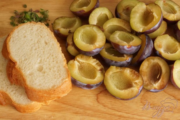 Мясной рулет с карамельными сливами Мясной рулет с карамельными сливами