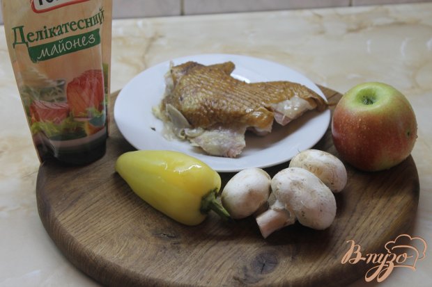 Рецепт Салат из свежих шампиньонов и копченой курицы