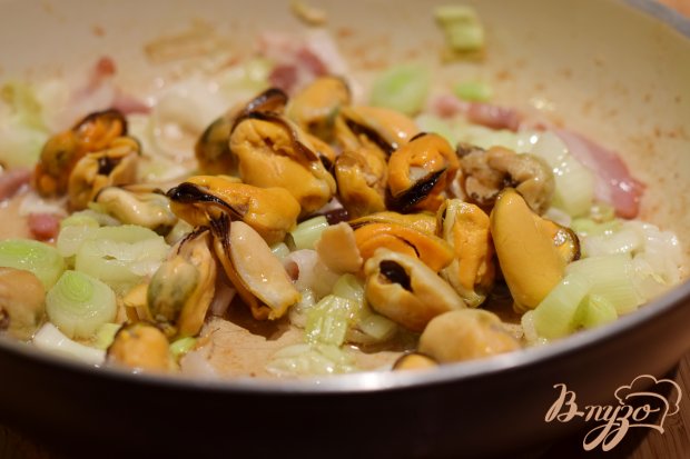Макароны с беконом и мидиями Макароны с беконом и мидиями