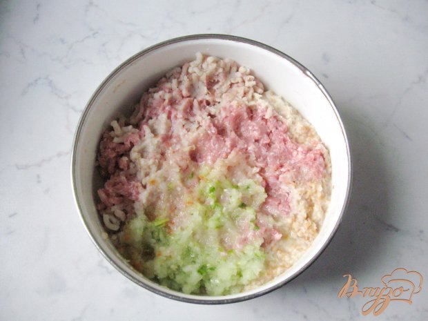 Котлеты из индейки с молоком и манной крупой. Котлеты из индейки с молоком и манной крупой.