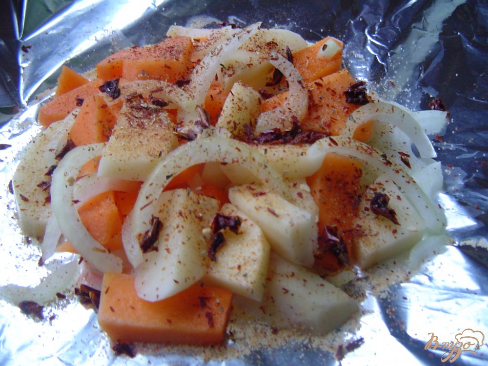 Куриные крылышки, запеченные с картофелем и тыквой Куриные крылышки, запеченные с картофелем и тыквой