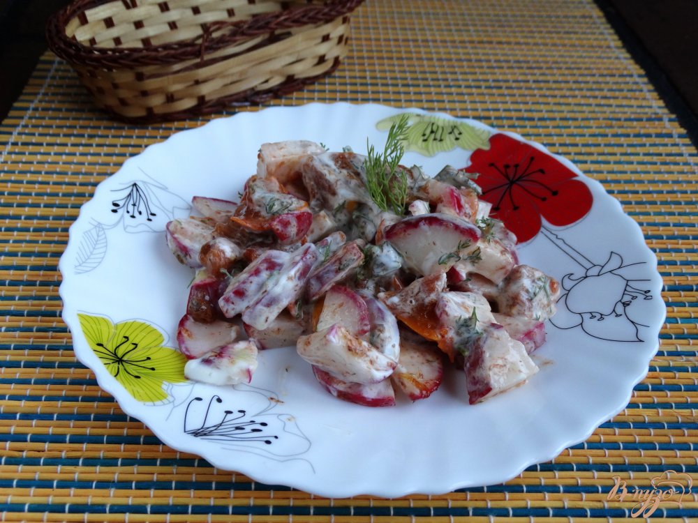 Салат Редма с хурмой и редисом Салат Редма с хурмой и редисом