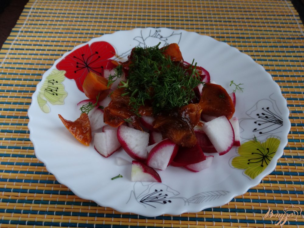 Салат Редма с хурмой и редисом Салат Редма с хурмой и редисом