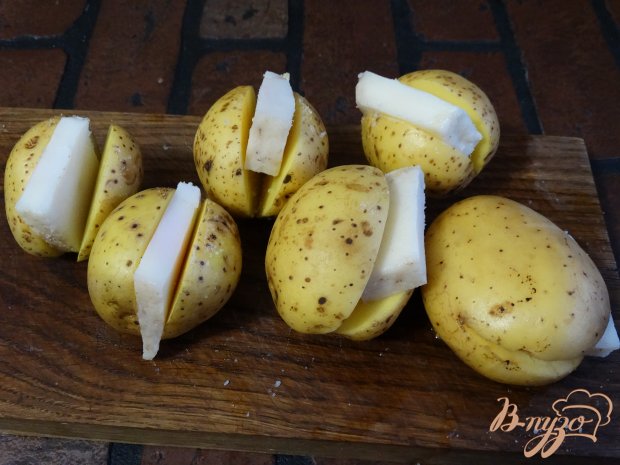 Картофель печеный с селедочным соусом Картофель печеный с селедочным соусом