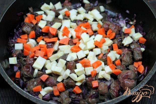 Слоеный пирог с говяжьей печенью и овощами Слоеный пирог с говяжьей печенью и овощами