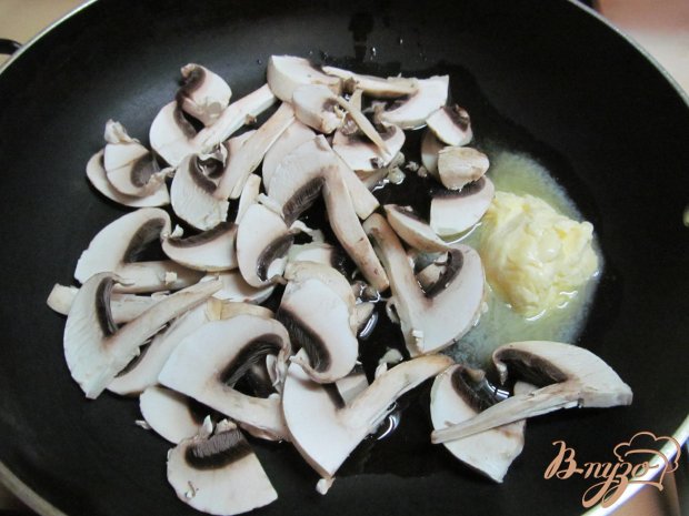 Рецепт Салат из пекинской капусты с грибами и вялеными томатами