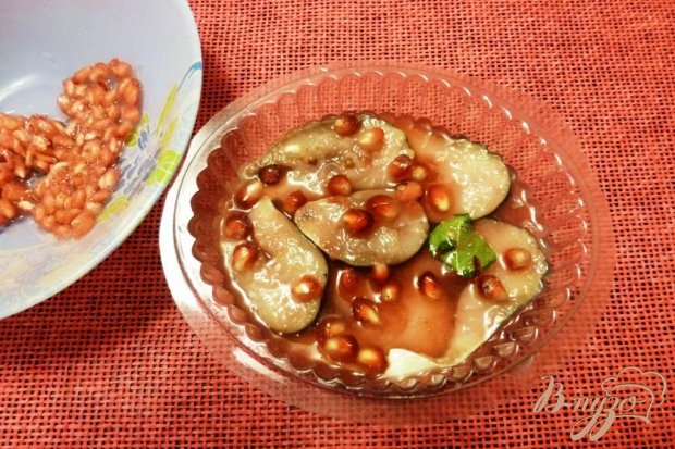 Сельдь маринованная в гранатовом соке Сельдь маринованная в гранатовом соке