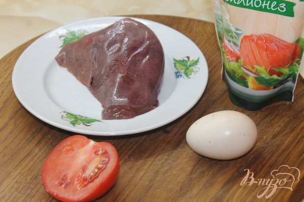 Рецепт Свиная печень в кляре с помидорами и сыром
