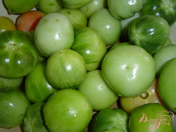 Рецепт Зеленые помидоры с чесноком и зеленью