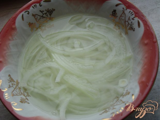 Закуска из красной редьки и маринованого лука Закуска из красной редьки и маринованого лука
