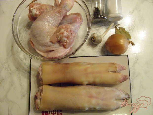 Холодец из куриных и свиных ножек Холодец из куриных и свиных ножек