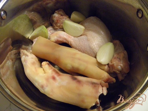 Холодец из куриных и свиных ножек Холодец из куриных и свиных ножек