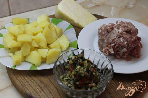Открытый пирог на картофельном тесте с фаршем и овощами Открытый пирог на картофельном тесте с фаршем и овощами