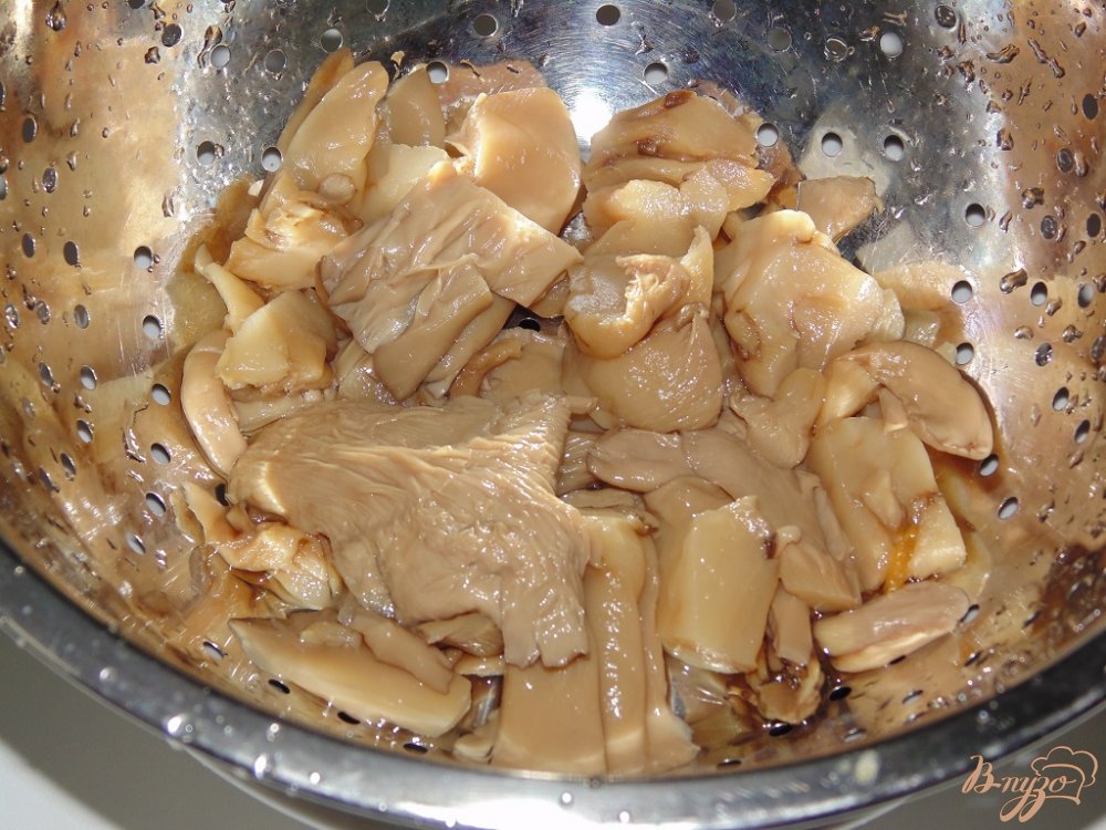 Салат из маринованной морской капусты с маринованными грибочками Салат из маринованной морской капусты с маринованными грибочками