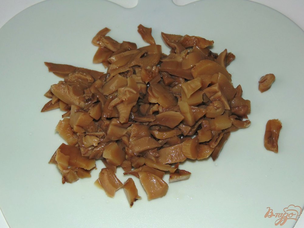 Салат из пекинской капусты с маринованными грибами Салат из пекинской капусты с маринованными грибами