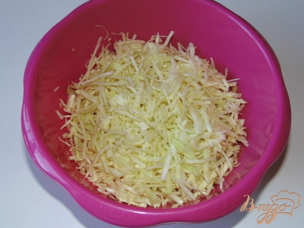 Салат из белокочанной капусты с грецкими орехами и кунжутом Салат из белокочанной капусты с грецкими орехами и кунжутом