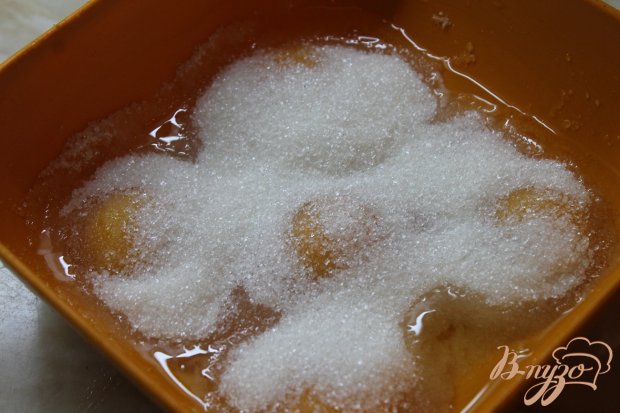 Шоколадный торт с грецкими орехами, сгущенным молоком и шоколадным соусом Шоколадный торт с грецкими орехами, сгущенным молоком и шоколадным соусом