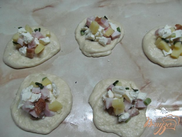 Мини-булочки с беконом и сыром Мини-булочки с беконом и сыром