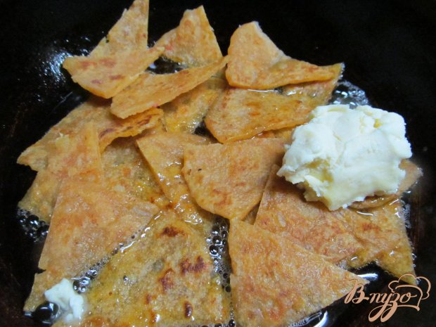 Жареные лепешки с колбасой и оливками Жареные лепешки с колбасой и оливками