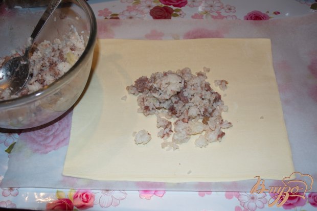 Пирог из слоеного теста с рисом и тушенкой Пирог из слоеного теста с рисом и тушенкой