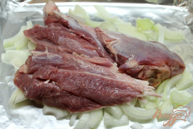 Мясо индейки запеченое с картофелем и пряностями в духовке Мясо индейки запеченое с картофелем и пряностями в духовке