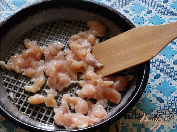 Спагетти с вешенками и курицей в белом соусе Спагетти с вешенками и курицей в белом соусе