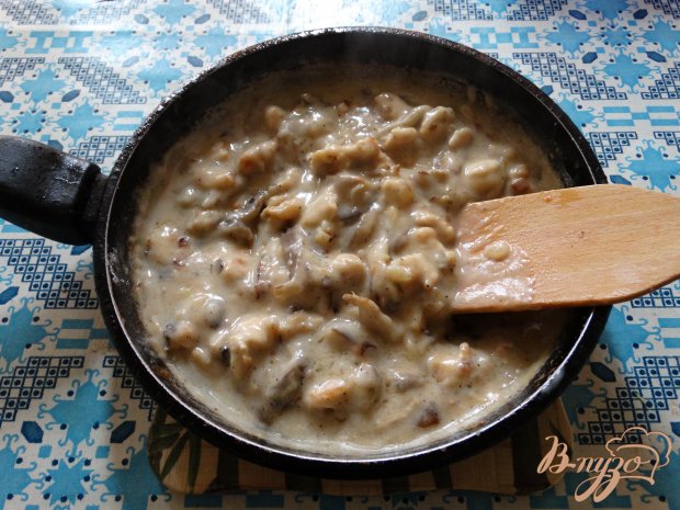 Спагетти с вешенками и курицей в белом соусе Спагетти с вешенками и курицей в белом соусе