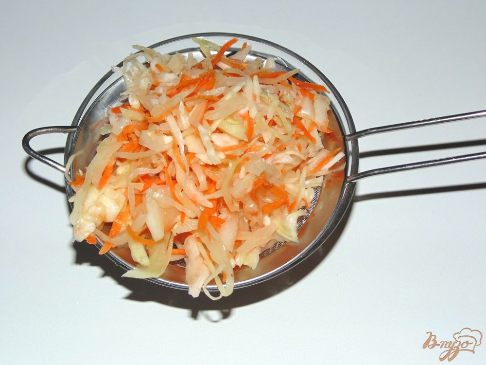 Салат из квашеной капусты с картофелем и маринованным огурцом Салат из квашеной капусты с картофелем и маринованным огурцом