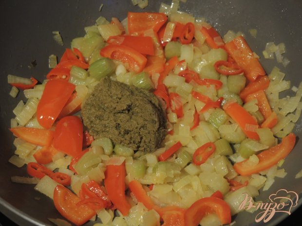 Зелёный карри с курицей Зелёный карри с курицей