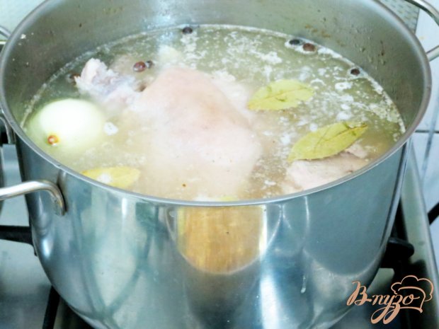 Рулет из рульки с мясом Рулет из рульки с мясом