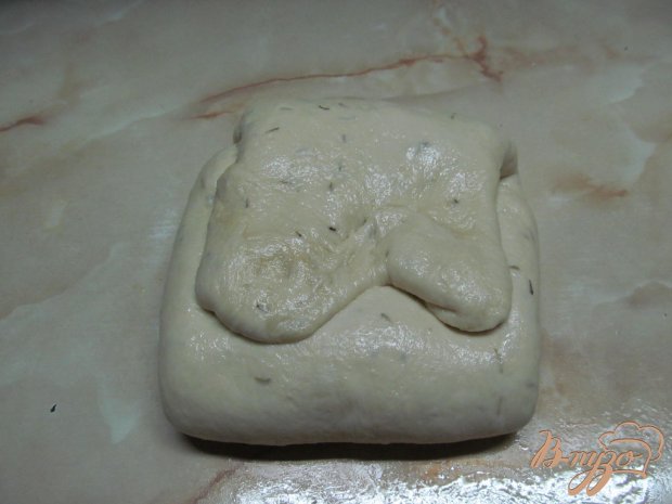Фокачча с розмарином и красным луком Фокачча с розмарином и красным луком