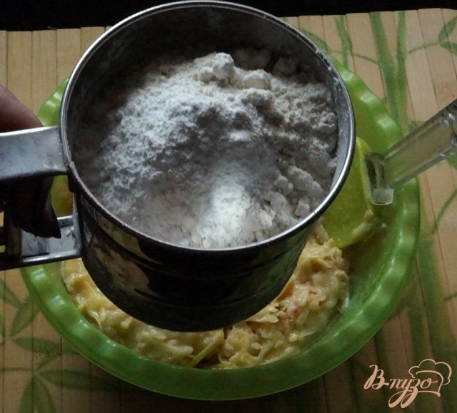 Яблочно-сырные кексы Яблочно-сырные кексы