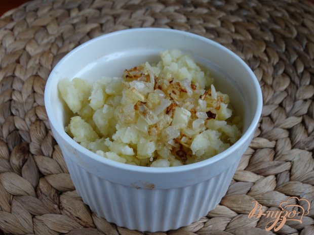 Пирожки жареные с картошкой (на дрожжах) Пирожки жареные с картошкой (на дрожжах)