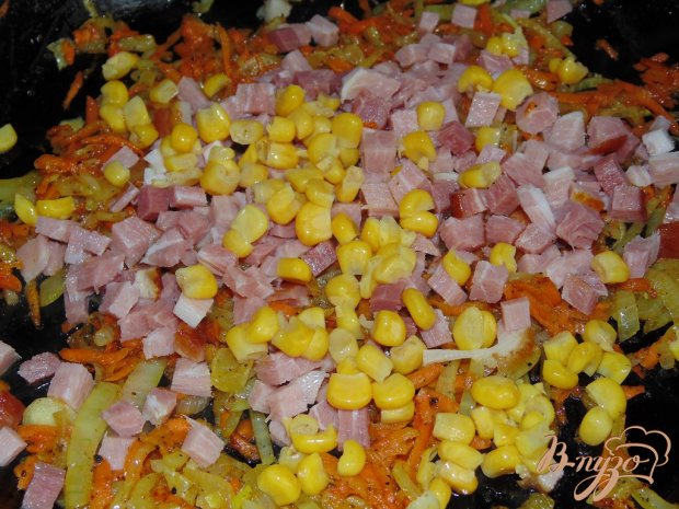 Каша из пшена с ветчиной, овощами и кукурузой Каша из пшена с ветчиной, овощами и кукурузой