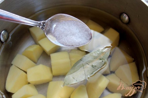 Картофельный суп с креветками, сыром и чесноком Картофельный суп с креветками, сыром и чесноком