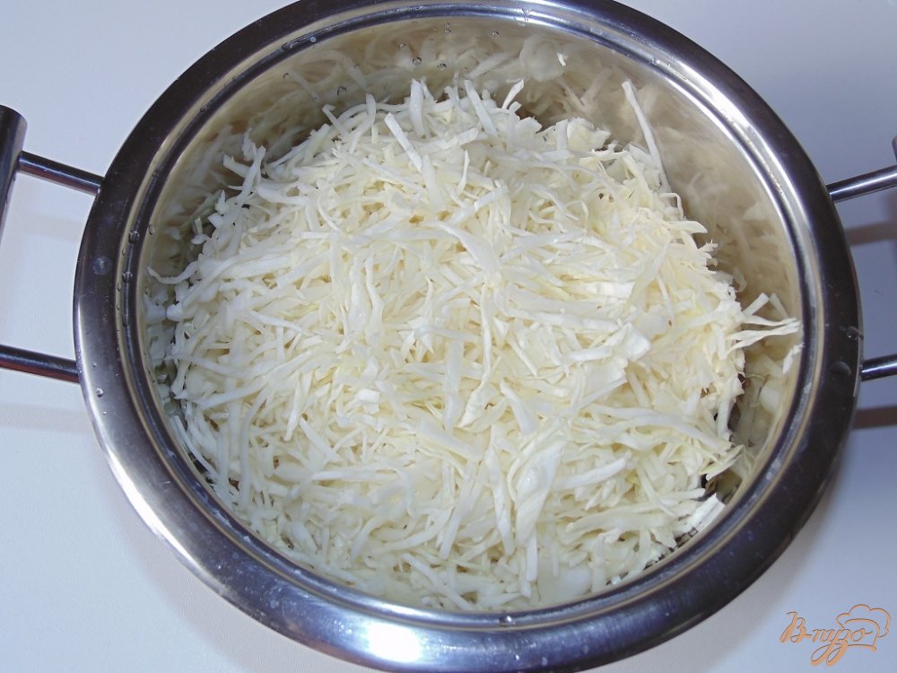 Маринованная белокочанная капуста с морковью Маринованная белокочанная капуста с морковью