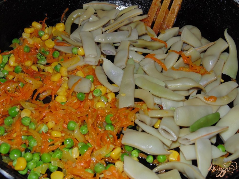 Стручковая фасоль с кукурузой и зеленым горошком Стручковая фасоль с кукурузой и зеленым горошком